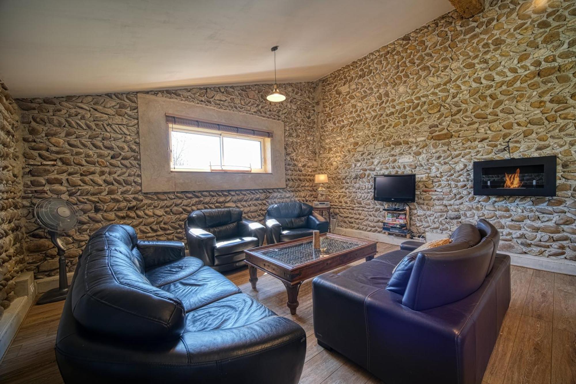 Maison Michonieres - Gite 3 Etoiles - 8 Personnes Miribel  Екстериор снимка
