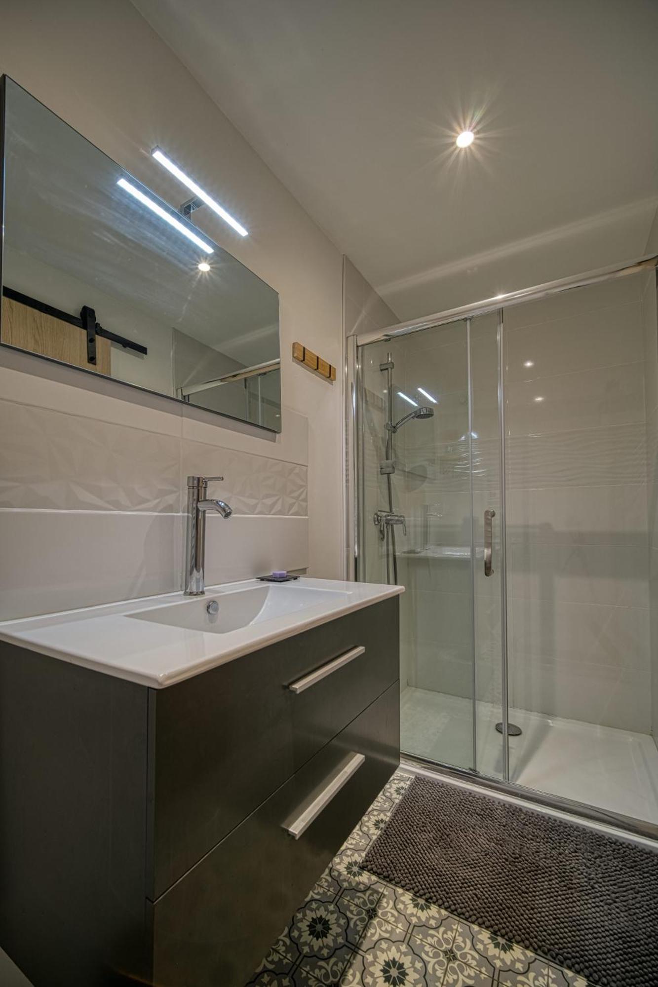 Maison Michonieres - Gite 3 Etoiles - 8 Personnes Miribel  Екстериор снимка