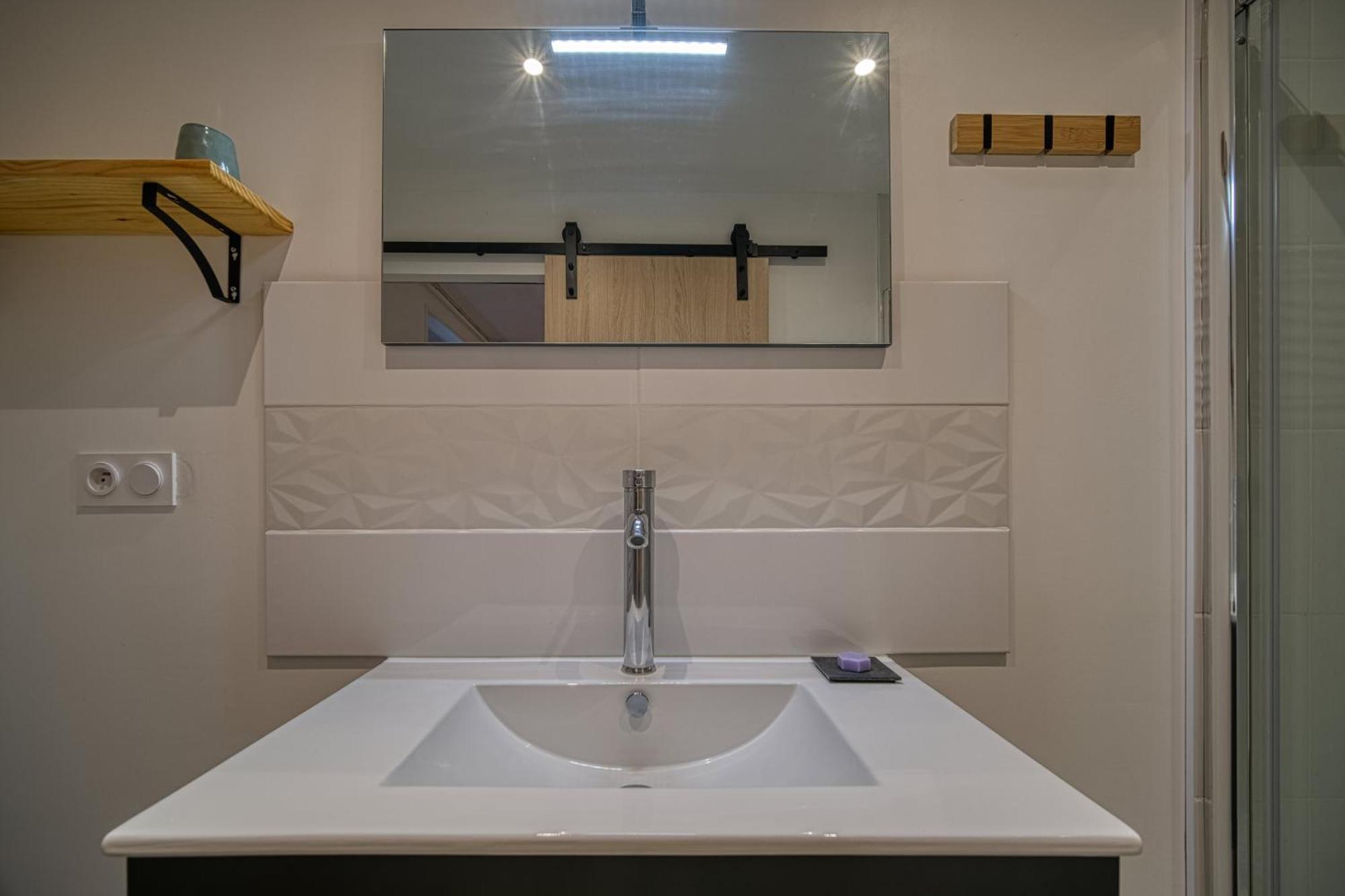 Maison Michonieres - Gite 3 Etoiles - 8 Personnes Miribel  Екстериор снимка